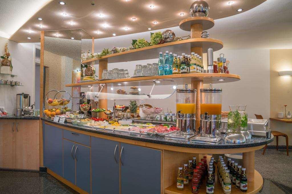 Airporthotel Residenz Steinenbronn Étterem fotó
