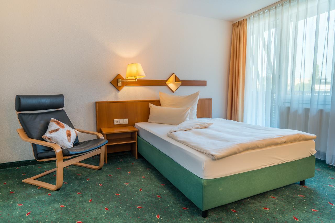 Airporthotel Residenz Steinenbronn Kültér fotó